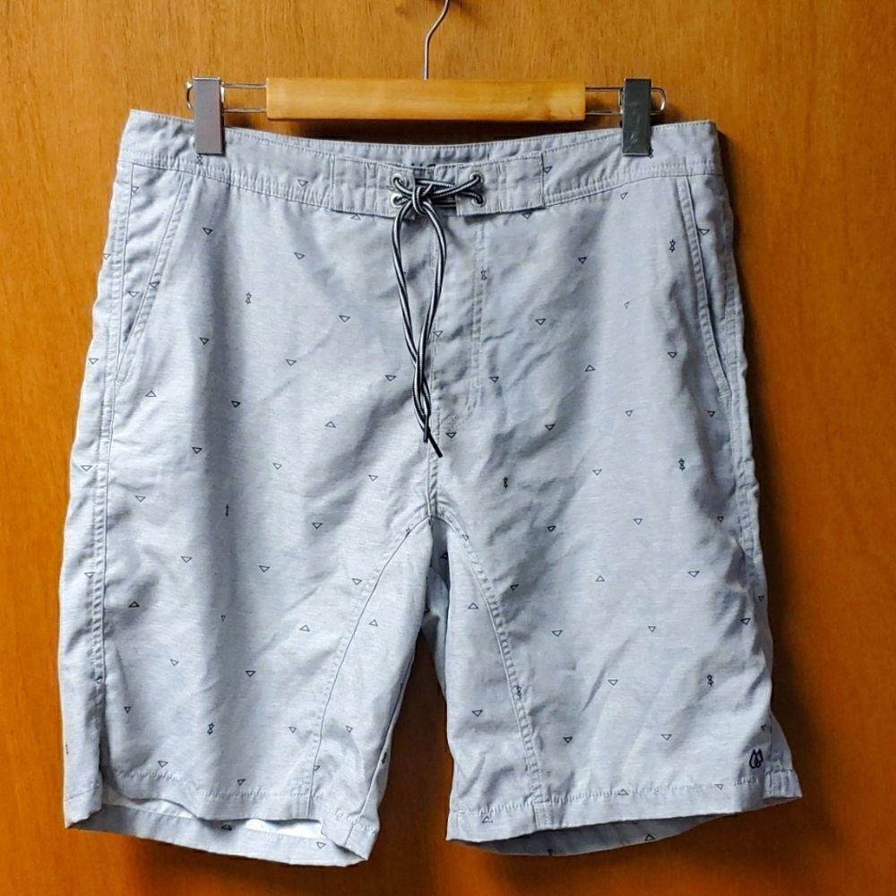 Freeworld shorts, hybrid, size 34